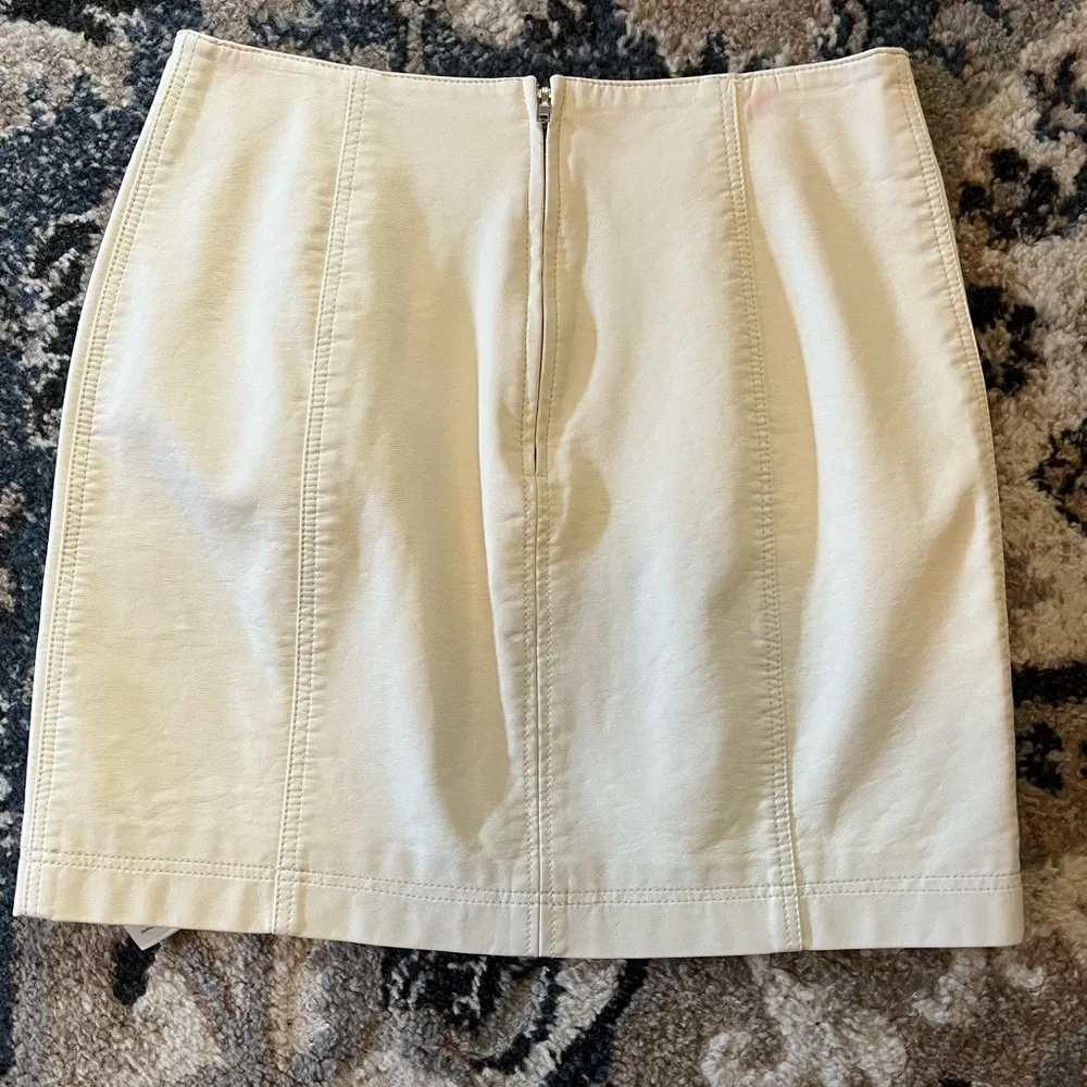 Free People faux white leather mini skirt - Picture 2 of 4